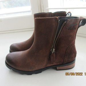Sorel Emelie Zip Bootie - Women's Tobacco, new without box